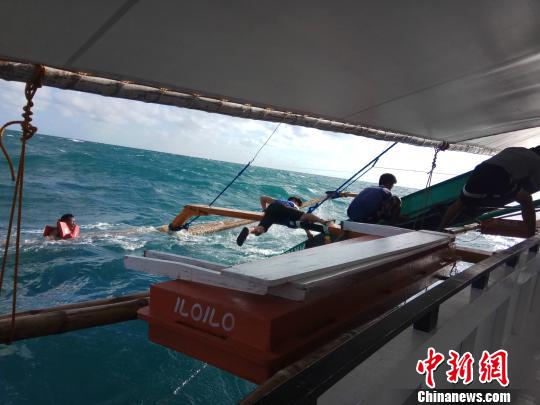 圖為救助現(xiàn)場。 中交公路規(guī)劃設(shè)計院有限公司 攝